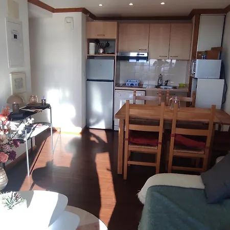 6 Pers à Avec Balcon Et Piscine - Fr-1-814-179 Apartamento Super Besse