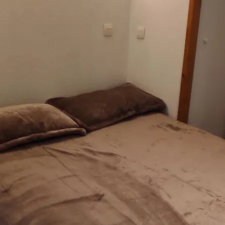 6 Pers à Avec Balcon Et Piscine - Fr-1-814-179 Apartamento Super Besse